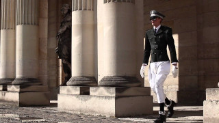 Man uniform walking street columns - a man in a uniform free wallpaper