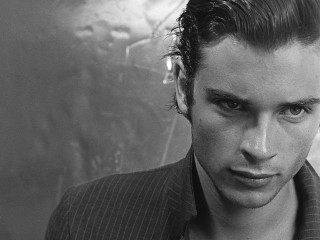 Messy haircut suit jacket man - messy free wallpaper for desktop