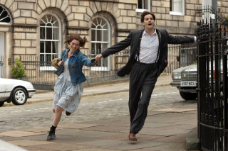 Man woman running hand in - the other hand free wallpaper