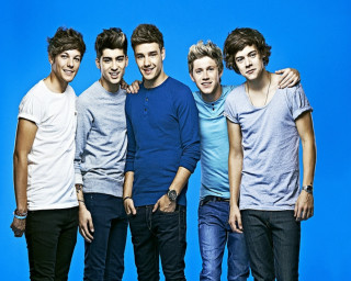 Young men group blue background - young man free wallpaper