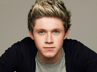 Messy haircut grey shirt man - messy free wallpaper