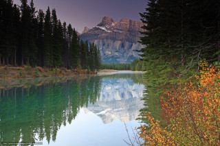Mountain range reflection lake trees 8 - a lake free wallpaper