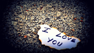 I love you message on - a piece of paper free wallpaper