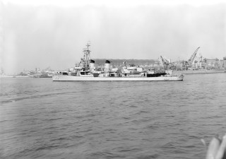 Large boat floating water city - hurufiyya free wallpaper