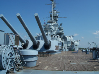 Battleship metal tanks deck chairs - carl eugen keel free wallpaper