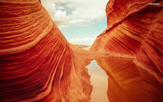 Narrow river canyon desert landscape - narrow free wallpaper