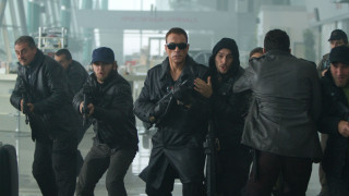 Terminal people luggage man black - arnold mesches free wallpaper