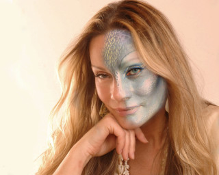Blue face paint woman posing - weta digital free wallpaper for desktop