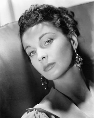 Woman large earrings dress head - free vintage wallpaper