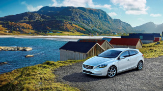 White car gravel road water - a gravel road next free wallpaper