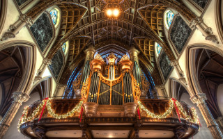 Cathedral pipe organ chandelier lights - a large cathedral free wallpaper