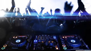 Dj mixing concert hands up 2 - a dj free wallpaper
