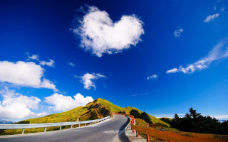 Road heart cloud fence sky 2 - the side of the road free wallpaper for desktop