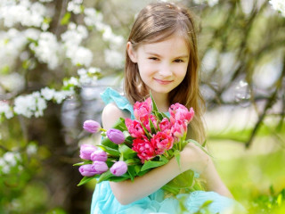 Little girl blue dress bouquet - a bouquet of flowers free wallpaper