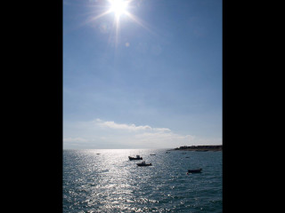Boats floating water blue sky - andrew geddes free wallpaper