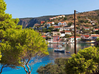 Boat village hillside trees bushes - exekia free wallpaper