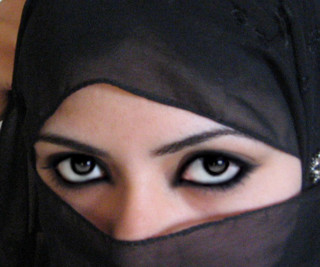 Woman blueeyes blackveil diamondring whitewall - eye free wallpaper for desktop