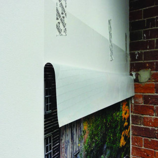 Building clock brickwall interactive art - a clock free wallpaper for tablet