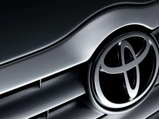 Toyota logo closeup car grilles - aimitsu free wallpaper