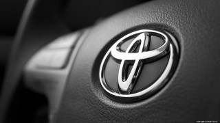 Steering wheel closeup toyota logo - photo free wallpaper