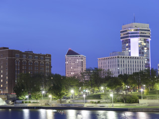 City skyline lake nighttime lights 2 - arlington nelson lindenmuth free wallpaper