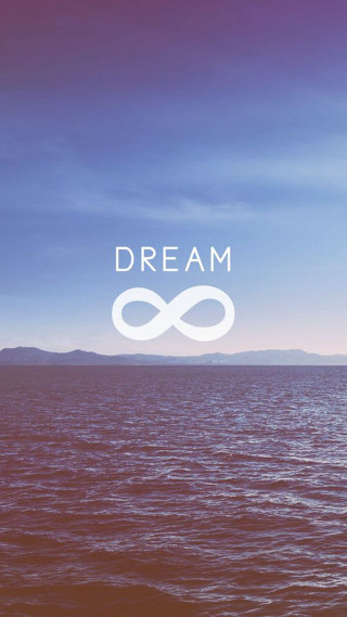 Dream body water blue sky - a white line in the middle free wallpaper