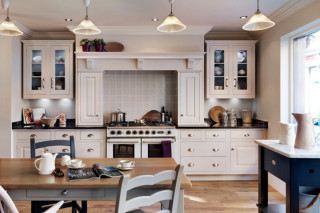 Kitchen table chairs stove oven - a window in the background free wallpaper for desktop