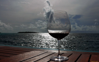 Wine glass wooden table ocean - damien hirst free wallpaper