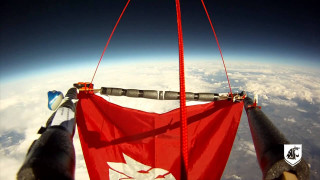 Red kite canadian flag sky - a view of the sky free wallpaper