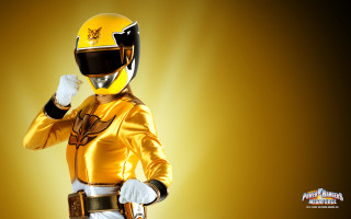 Yellow suit man helmet portrait - his hip free wallpaper for desktop
