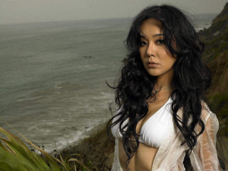 Woman white bikini cliff ocean 4 - chen lu free wallpaper