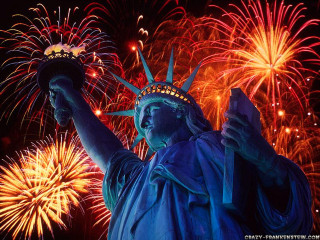 Statue liberty fireworks tray celebration - photograph free wallpaper