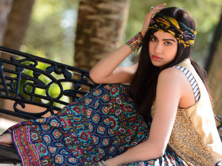 Woman bench headband green apple - a headband free wallpaper