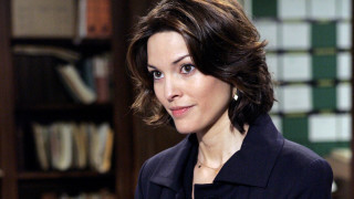 Woman black jacket necklace bookcase - book free wallpaper for desktop