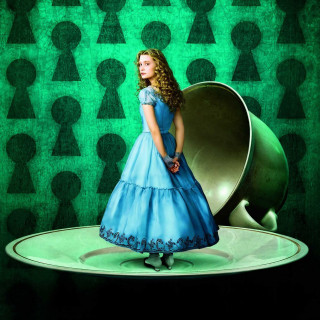 Woman blue dress green background - a blue dress free wallpaper for tablet