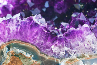 Purple white rock crystals background - rock free wallpaper