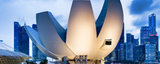 Large white sculpture city skyline - anish kapoor free wallpaper