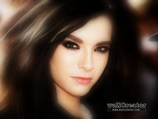 Beautiful woman black hair black - a black shirt free wallpaper