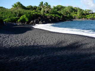 Black sand beach wave palm - free beach wallpaper