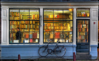 Bike parked window books storefront - book free wallpaper for desktop