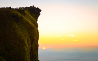 Cliff grassy sunset people top - sense of awe free wallpaper