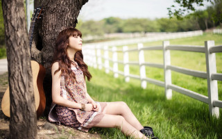 Woman sitting tree fence guitar - byeon sangbyeok free wallpaper for desktop