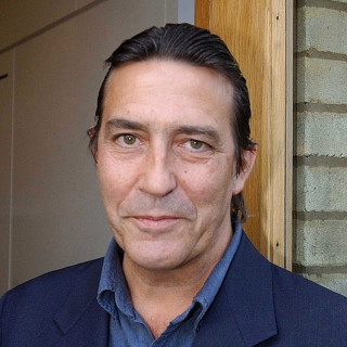 Man blue jacket blue shirt - de stijl free wallpaper for tablet