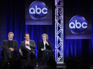 Three people stage sign microphone - a stage free wallpaper