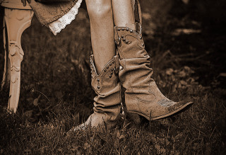 Woman cowboy boots grass legs - western free wallpaper