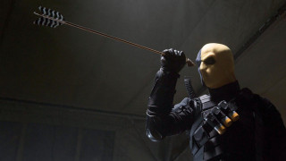 Man black outfit bow arrow 9 - a yellow mask free wallpaper