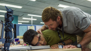 Man leaning green shirt robot - free valentines wallpaper