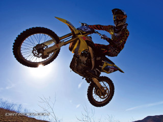 Dirt bike trick air hillside - dee whitcomb free wallpaper