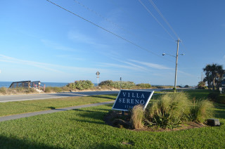 Sign grass road beach car - bernie d’andrea free wallpaper