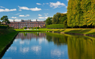 Large building lake park sunny - perfect symmetry free wallpaper